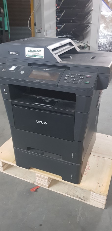 Hitachi CP-TW3005 LCD Projector