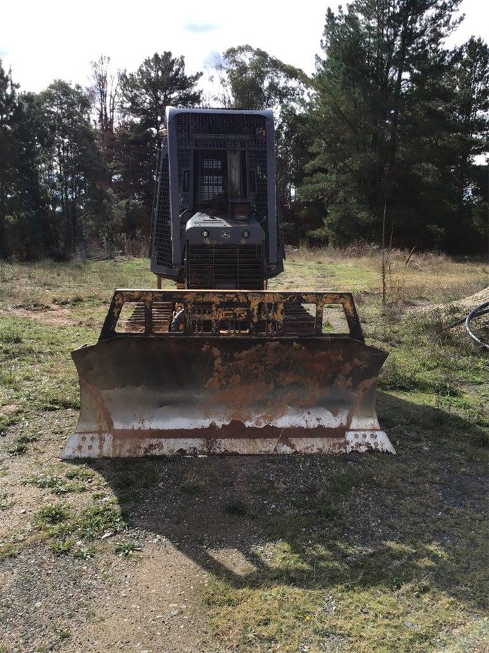 HOT WHEELS Monster Trucks 1:15 Scale Mega-Wrex Alive Battery-Powered RC Veh