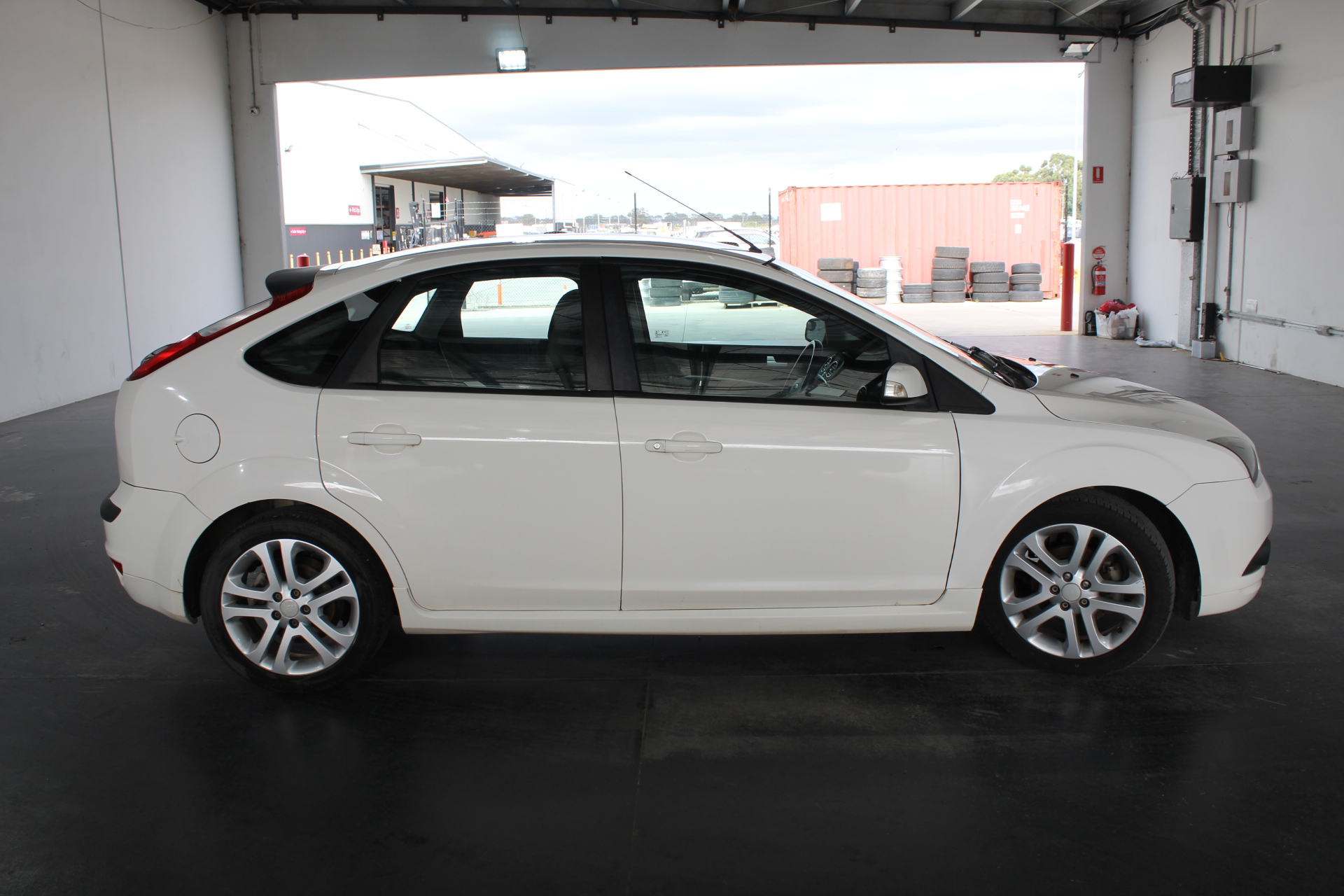 AMAZON BASICS Small Animal Cage Habitat With Accessories, Standard Size: 81