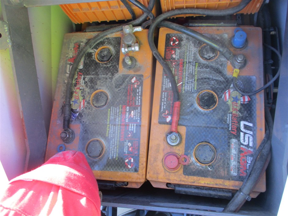 Laguiole Silhouette Stainless Steel Cutlery Set of 24 Piece. NB: missing on