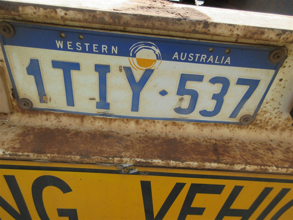 AMAZON BASICS 4-Piece All-Weather Protection Heavy Duty Rubber Floor Mats S