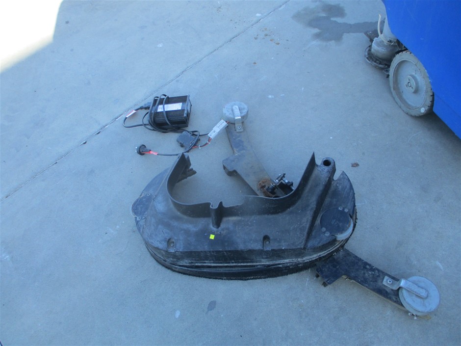 CHAMPION Script Canvas Tote. Colour: Green.