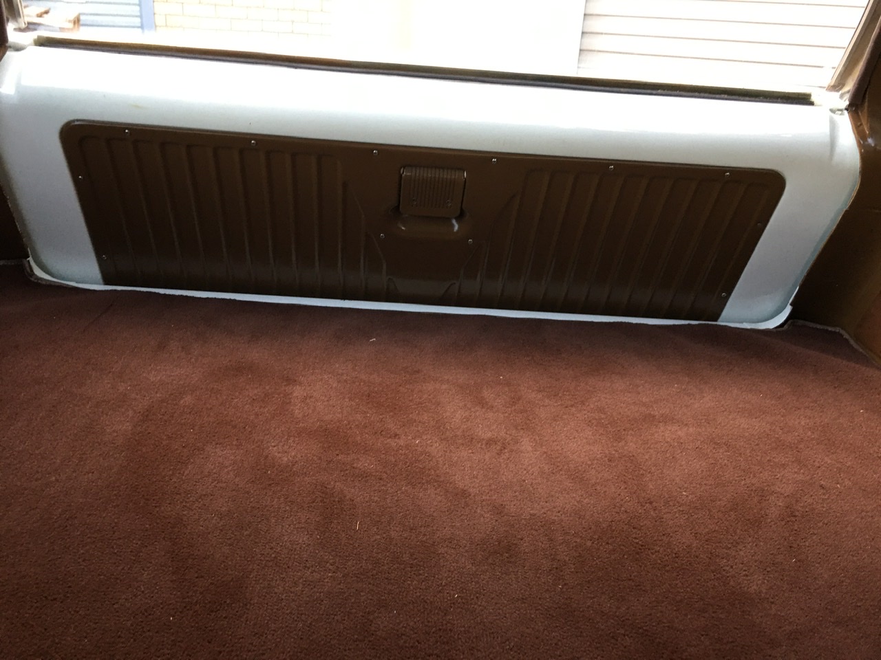 10 Boxes of 10pc FRONTIER Disposable P2 Flat Fold Respirator with Valve.