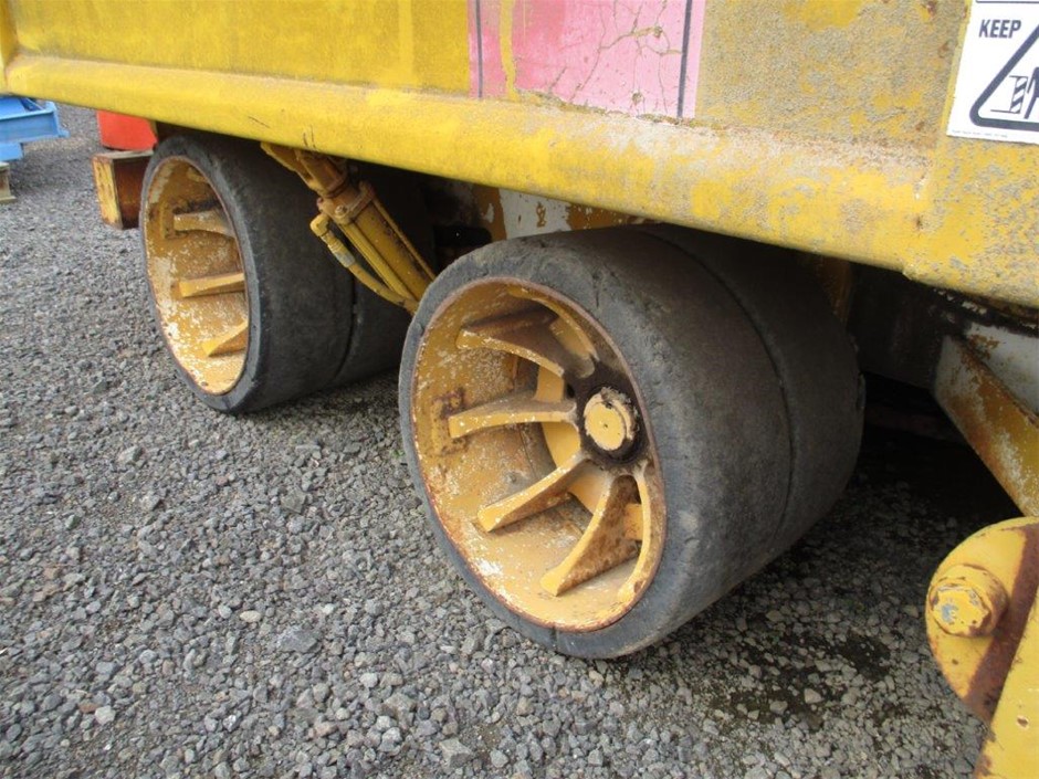 <p>2021 Stonegate Industries HT85TDM Tandem Box Trailer</p>