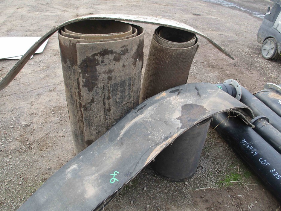 Wolf Blass Red Label Cabernet Merlot (6x 750mL).