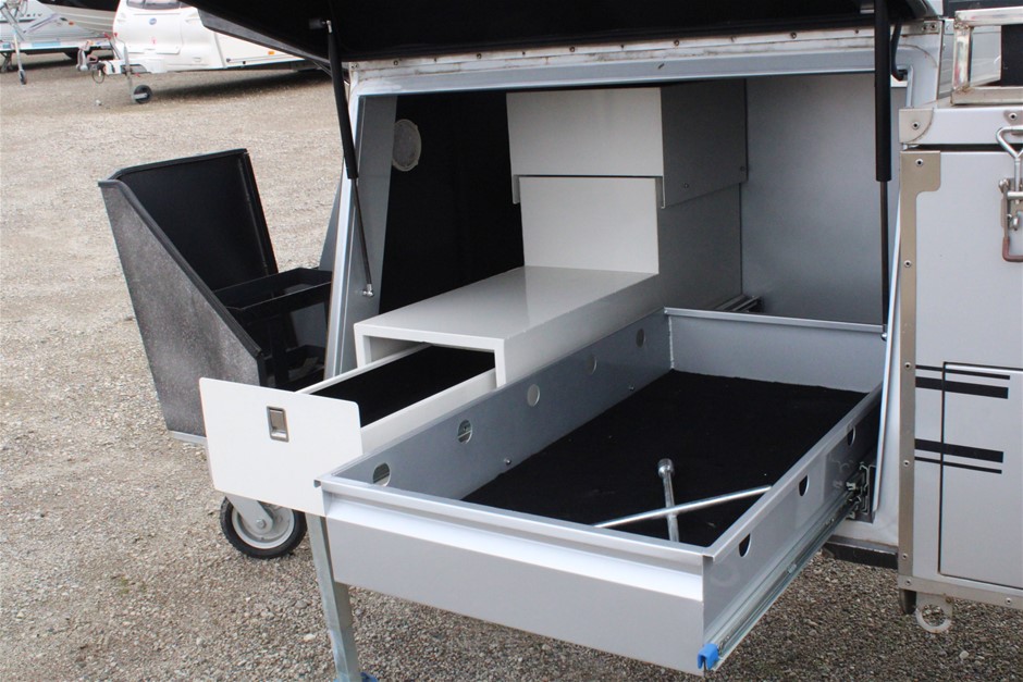 LEVI'S Men's Housemark Polo, Size S, 100% Cotton, Black (0007), 358830007.