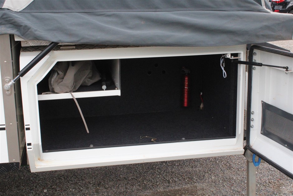 RIP CURL Women’s Stephanie Gilmore 5" Boardshorts, Size L, Pink. RRP: $69.9