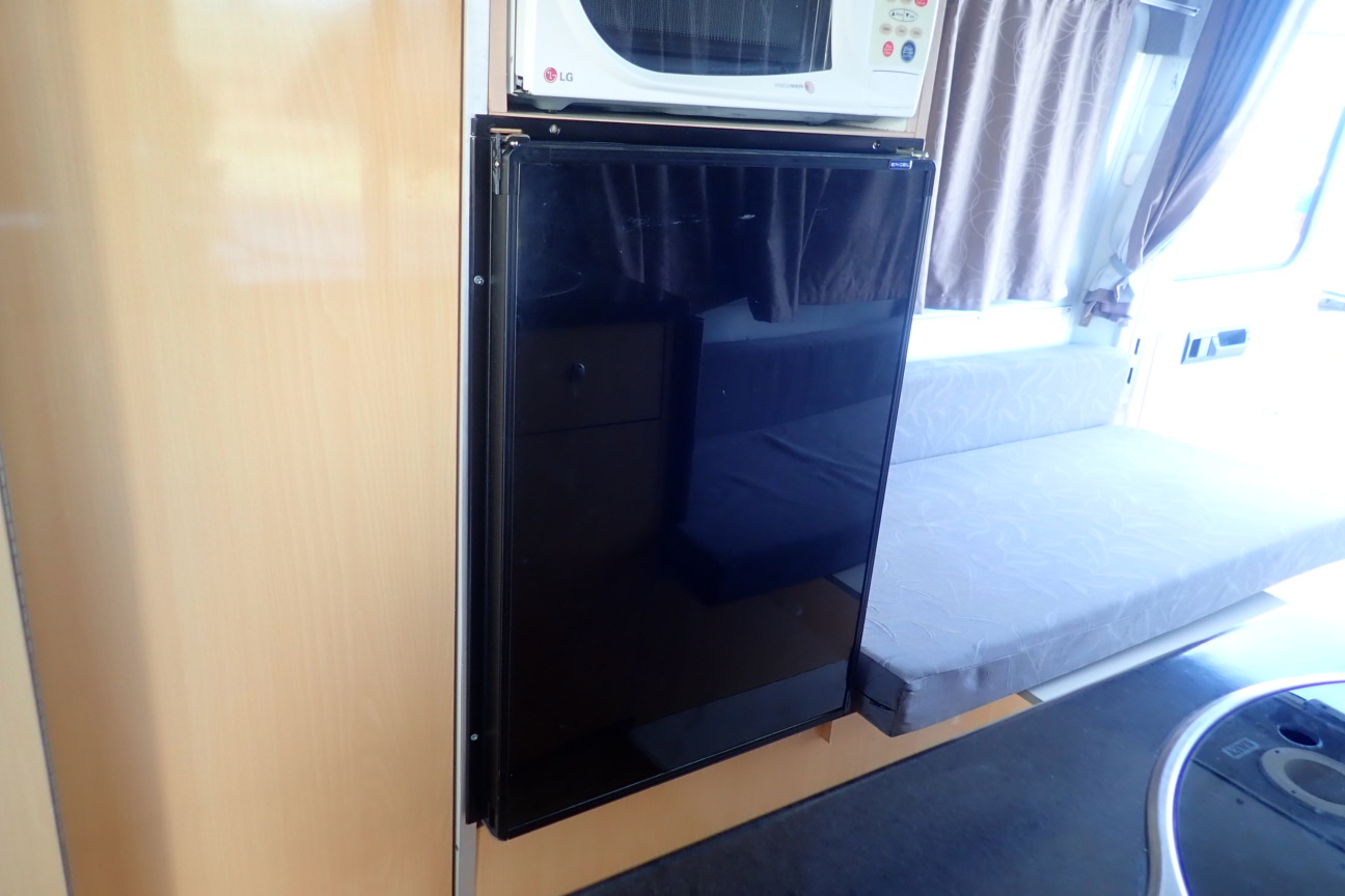 Wolf Blass Red Label Sauvignon Blanc (6x 750mL). Current Vintage Release.