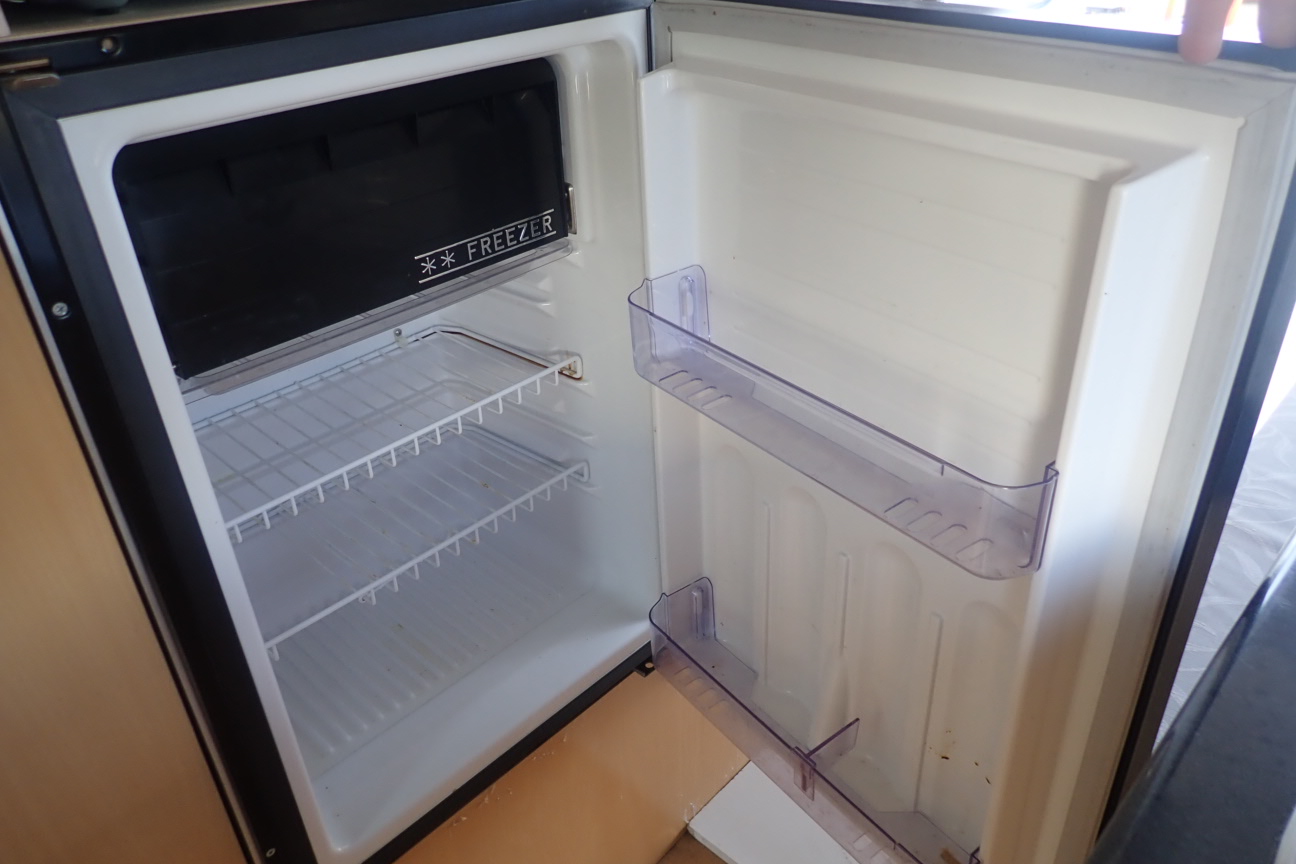 Wolf Blass Red Label Semillon Sauvignon Banc (6x 750mL)