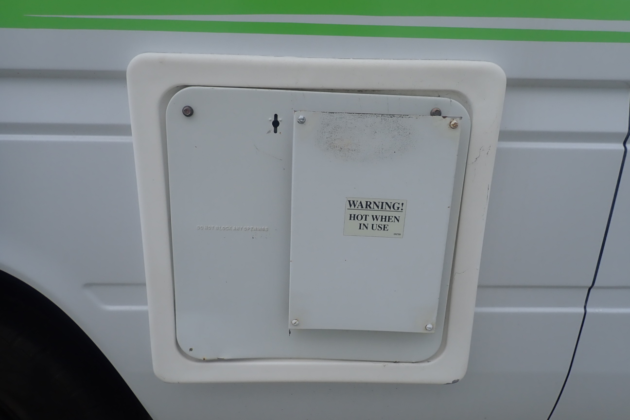 Wolf Blass Yellow Label Shiraz (6x 750mL). SA