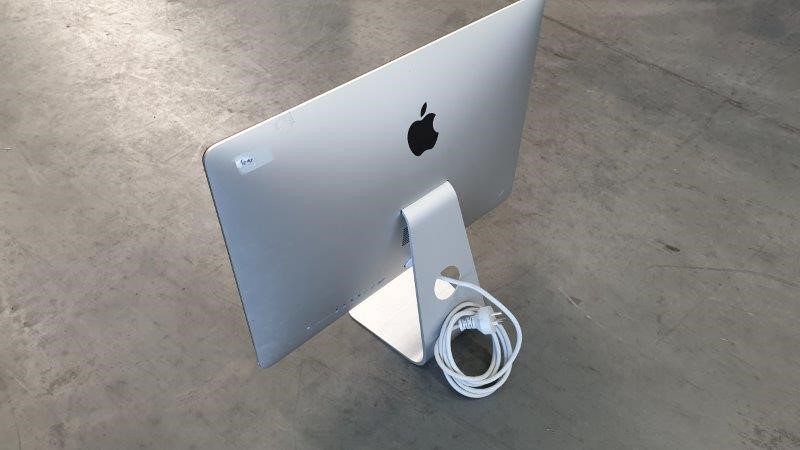 Pierre Delize Blanc De Blancs Brut NV (6x 750mL), France.