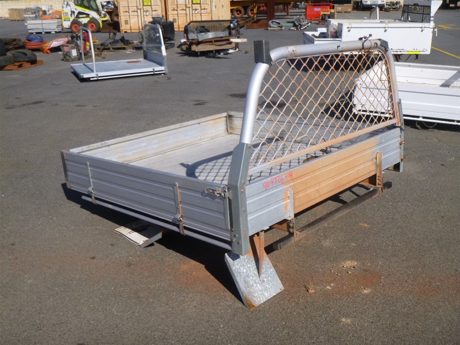 CYGNETT Vehicle Jump Starter & 10K Power Bank. NB: Not in original packagin