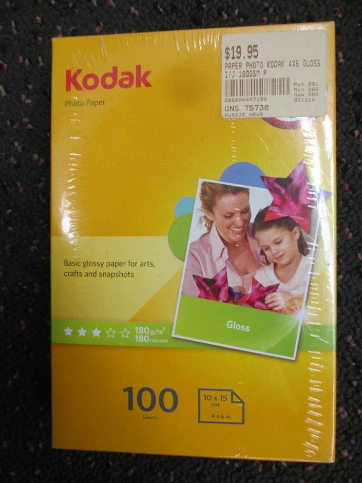 3 x CAREFREE Breathable Unscented Liners, 48 Count. NB: Damaged packaging &