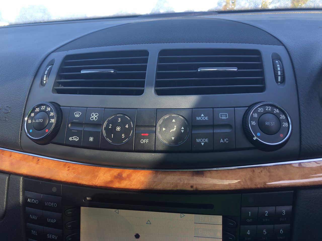 One Kilo of Australia KGV/King George VI/Queen Elizabeth Mix Date