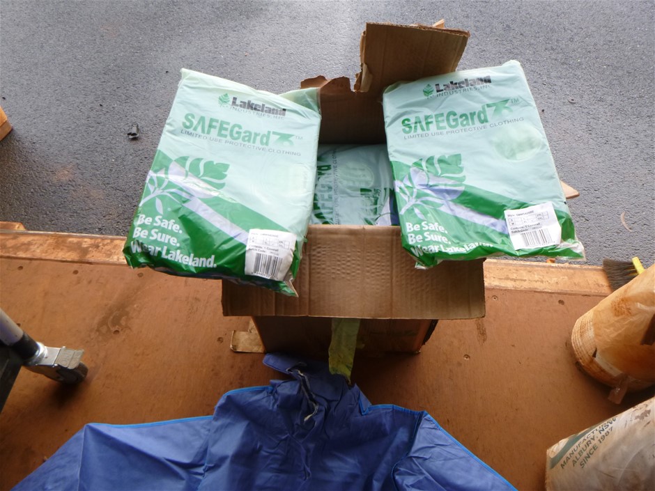 2 x Pack of 48pc FERRERO ROCHER Fine Hazelnut Chocolates, 600g. N.B: Damage