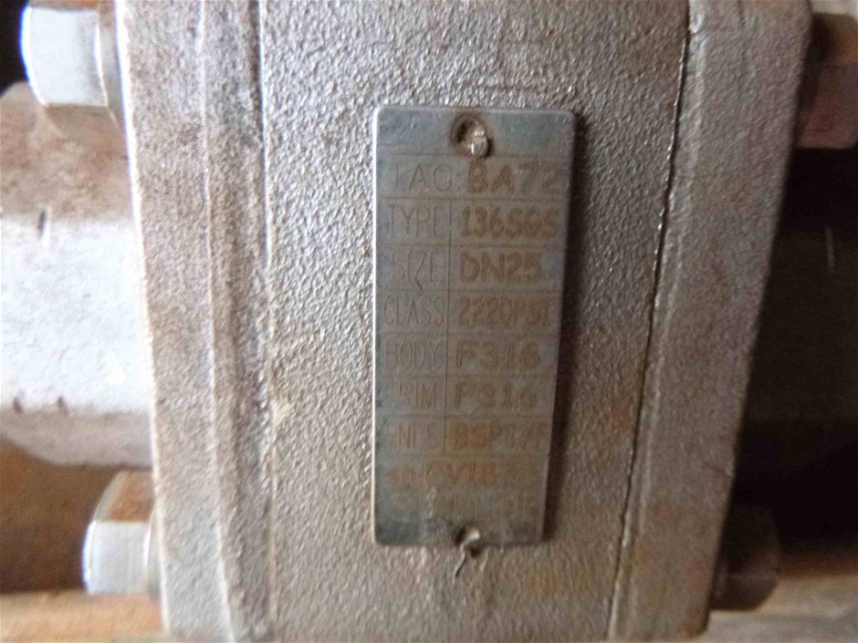 2 x MILENO Robe Hook.