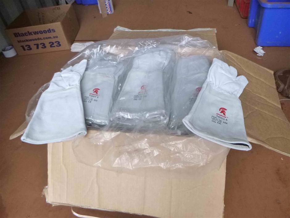 EVERGLADES Wall Art; Be a Flamingo In Flock of Pigeons, Dimensions: 55 x 38