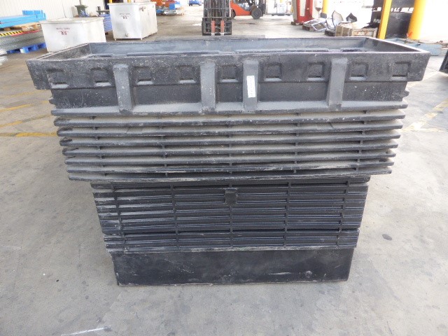 2010 BATHURST WINNER ANTIQUE GOLD MEDALLION IN BOX LOWNDES HOLDEN VE COMMOD