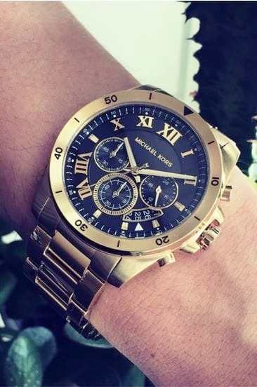 18carat white gold ladies diamond ring cushion peridot retail val:  $15,867