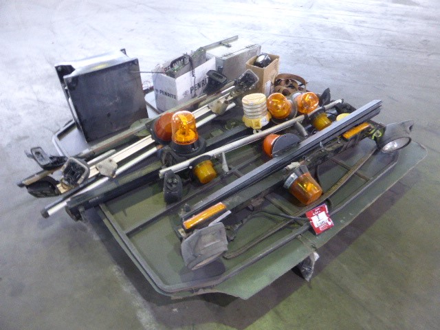 RICARDO Beverly Hills Mission Bay 74cm Large Hardside Luggage, Black. NB: c