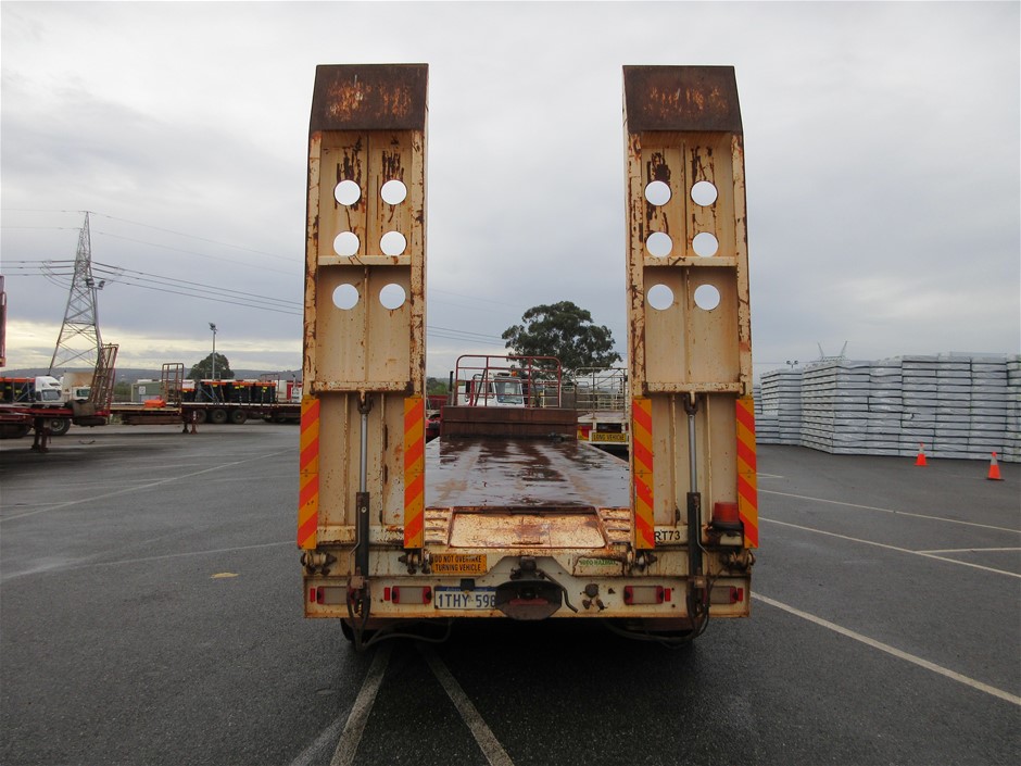 Burago 1:43 Formula One Racing Deluxe Paddock Mercedes, Pit Garages/Pit Cre