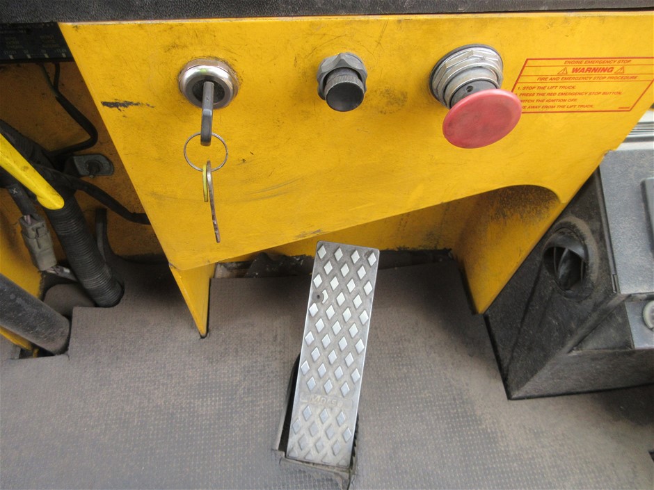 Kwikset Halifax Interior Privacy Door Handle with Lock, Door Lever for Bath