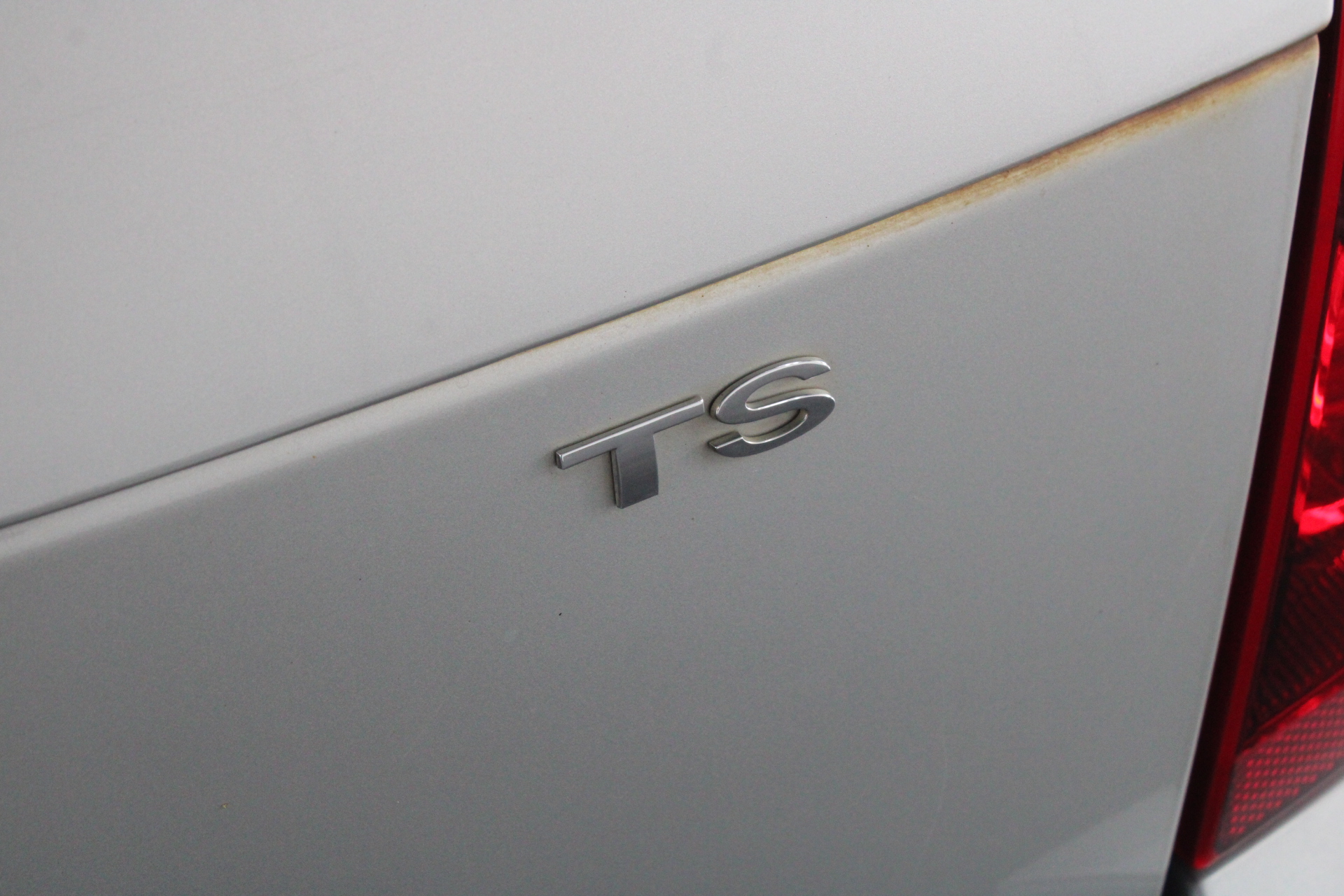 Mix Brand and Model Wooden Shipping Pallets