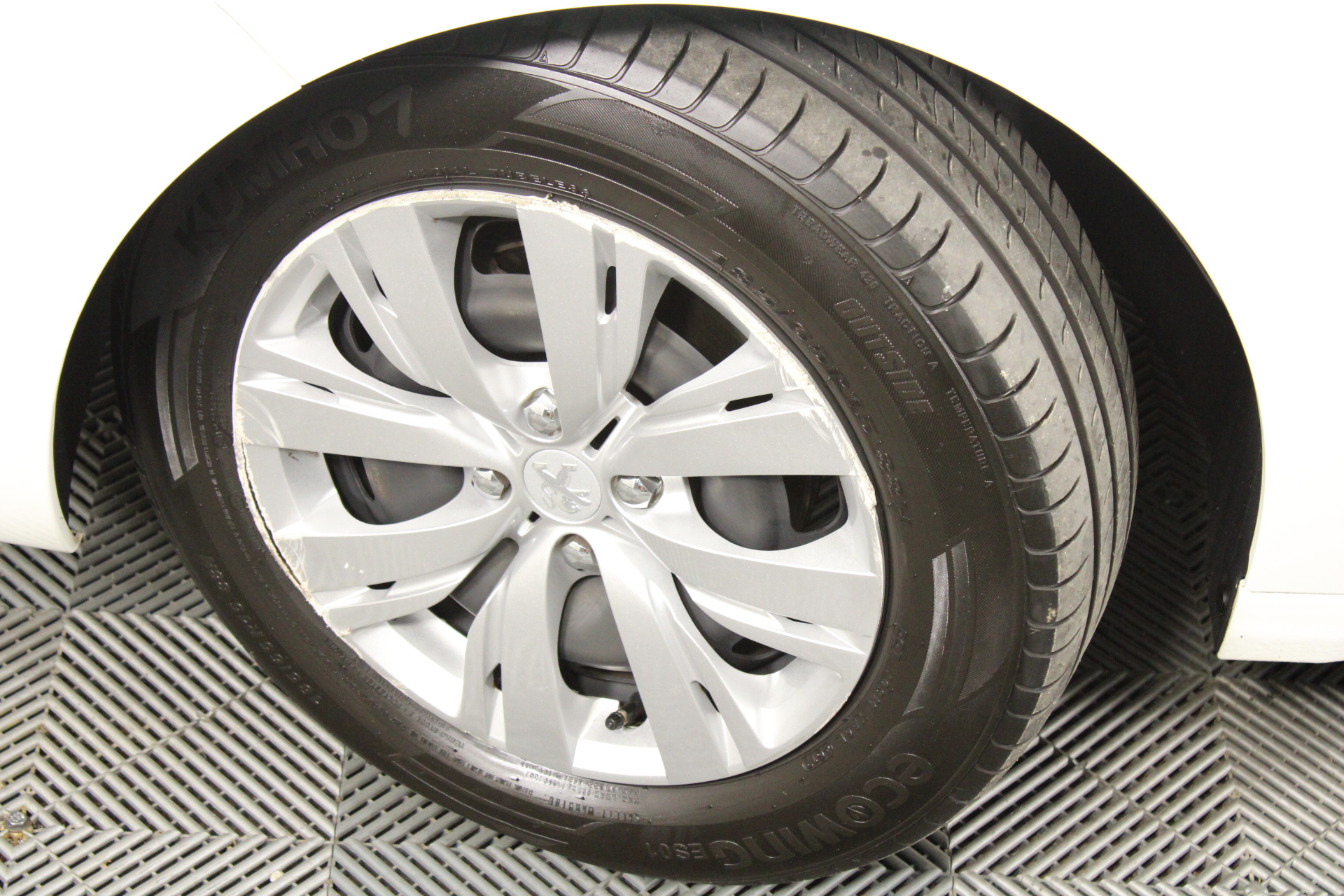 SWISSWIN Laptop Backpack, 33cm x 23cm x 45cm, Black, SW8112. RRP: $158.  Bu