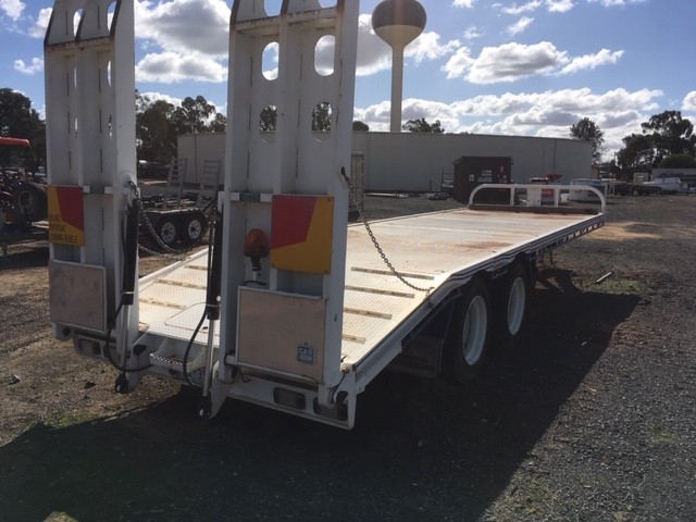 <p>HANSA CHIPPER</p>