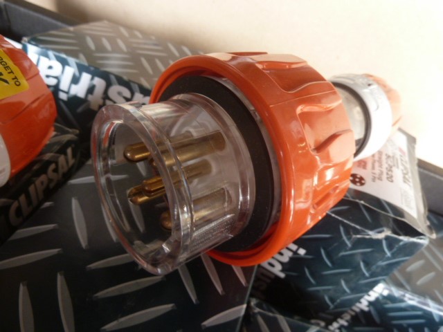 Lindeman's Early Harvest Crisp Chardonnay (6x 750mL).