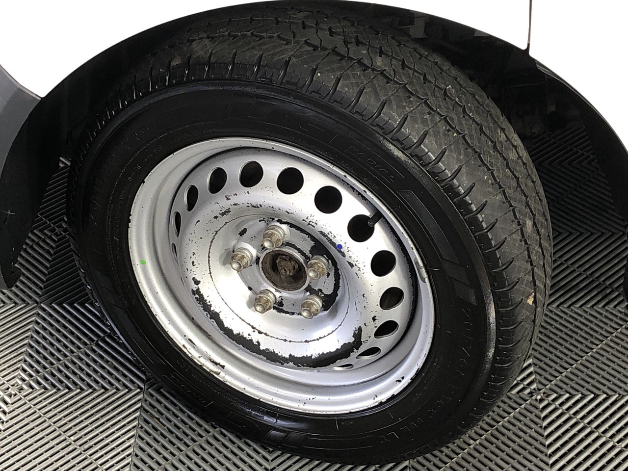 DeWALT 18V 5.0Ah XR Li-Ion Cordless Slide Battery.