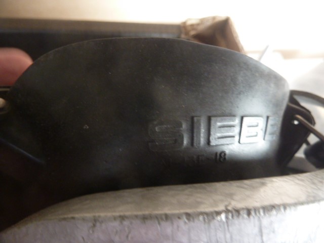 JMV Manual Sweeper 50L Container, Replaceable Rotating Nylon Brushes, 750mm