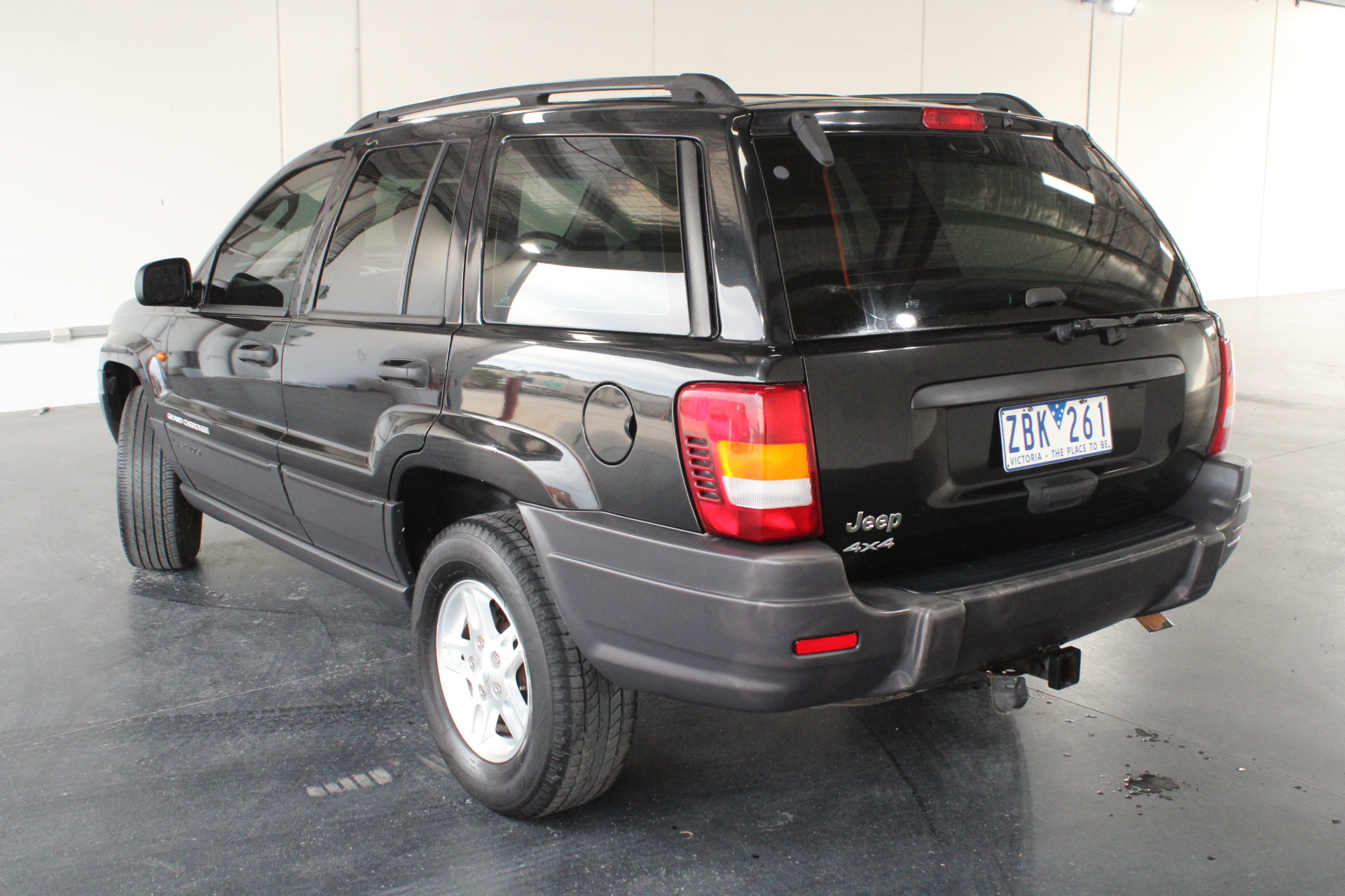 Wolf Blass Red Label Semillon Sauvignon Banc (6x 750mL)