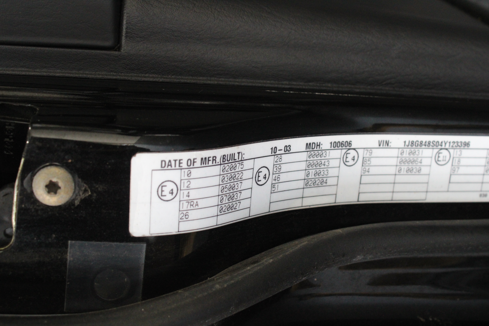 Wolf Blass Red Label Shiraz Grenache (6x 750mL), SEA.