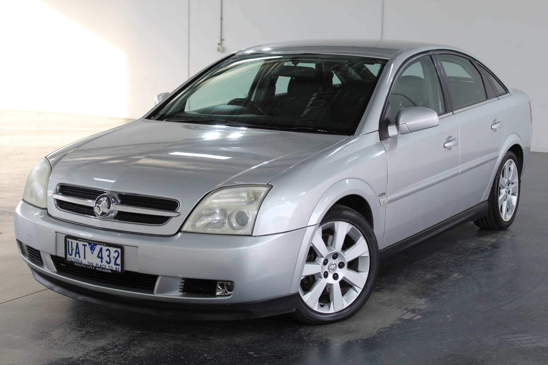 1966 AUSTRALIA FIRST & LAST QUEEN ELIZABETH SILVER ROUND FIFTY CENTS