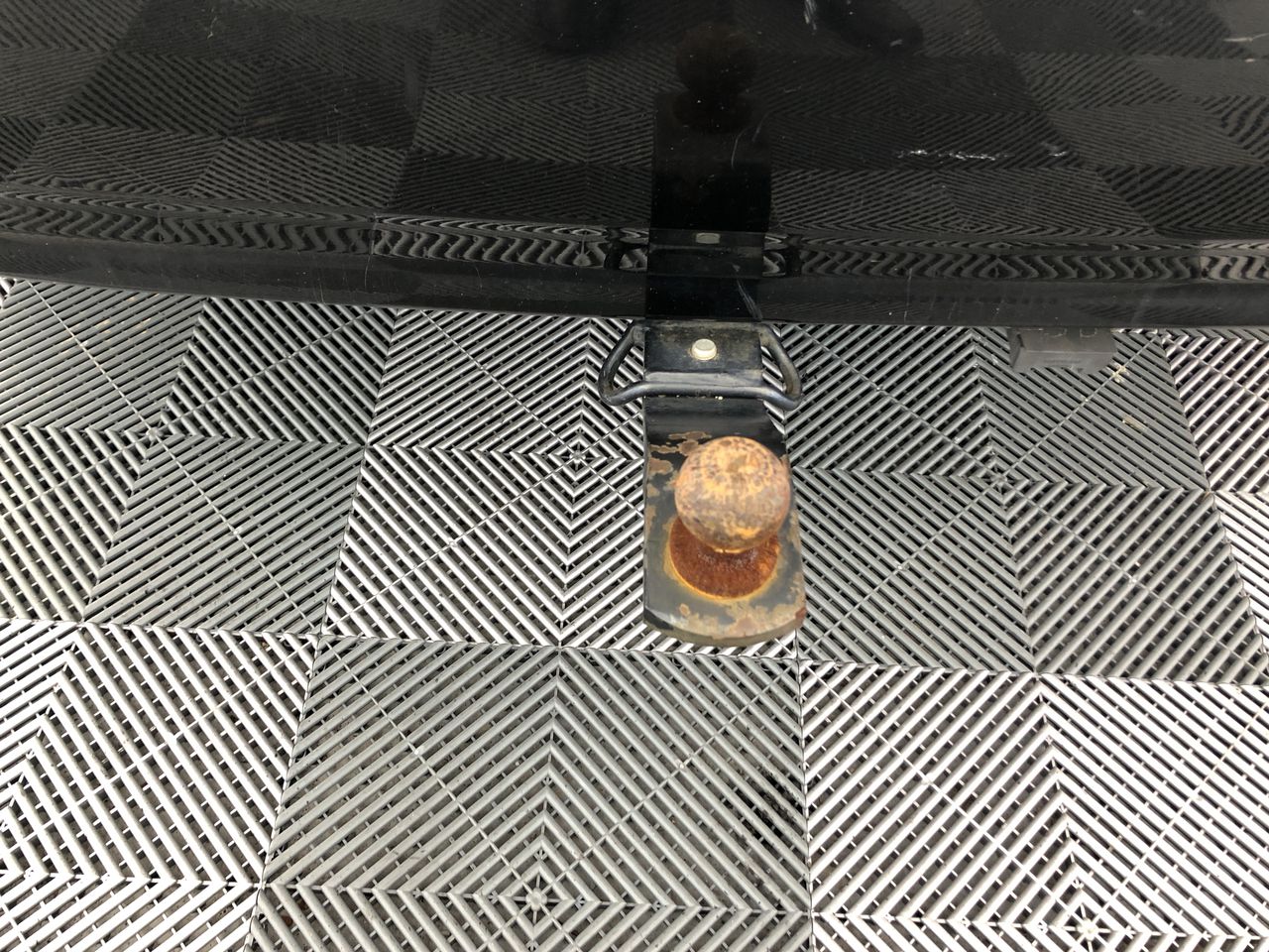 Stunning Oval Patterned Black Dangle Earrings in Gold