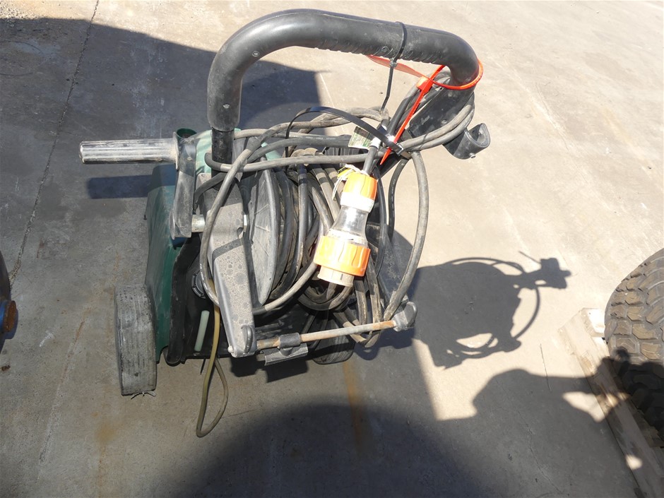 6mm Peridot & Baroque Pearl Pendant Charm Bracelet