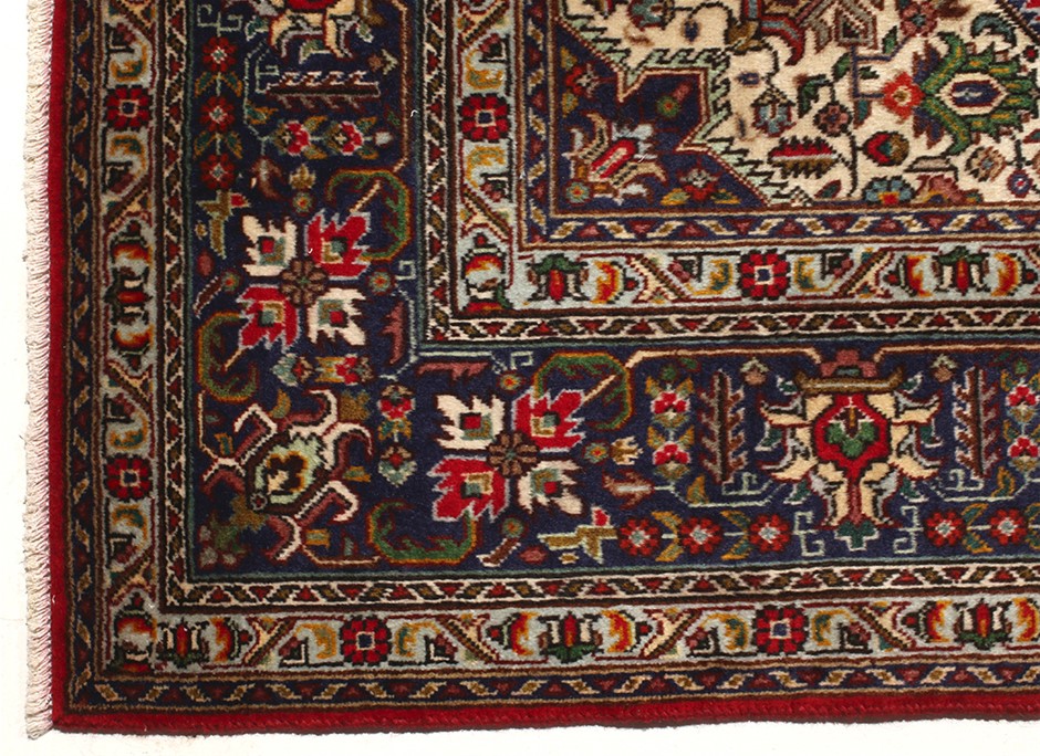 Bulk Pack of 5 Earrings in Gold