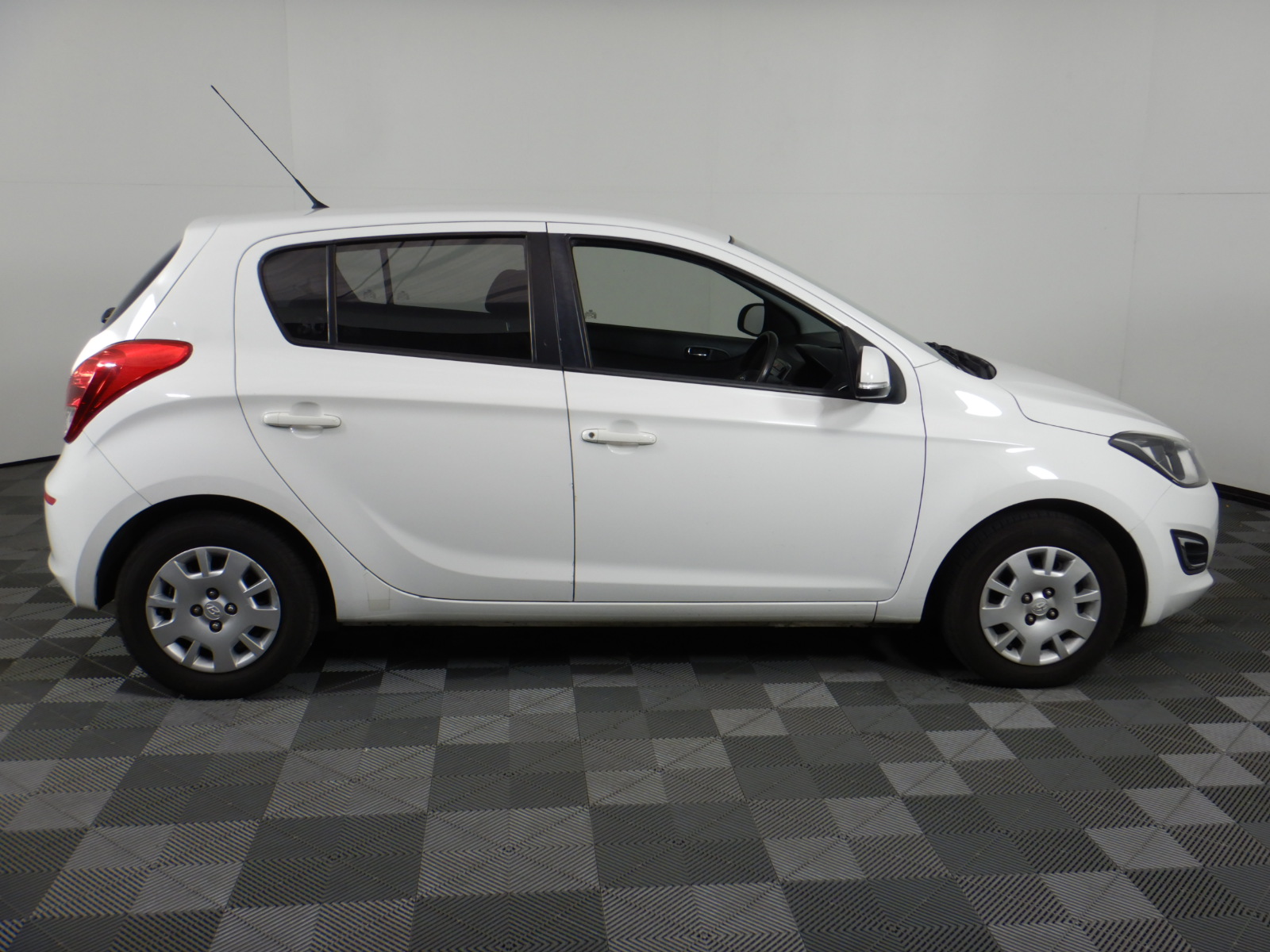 Rhodium Plated 7 Ring Lucky Charm Necklace