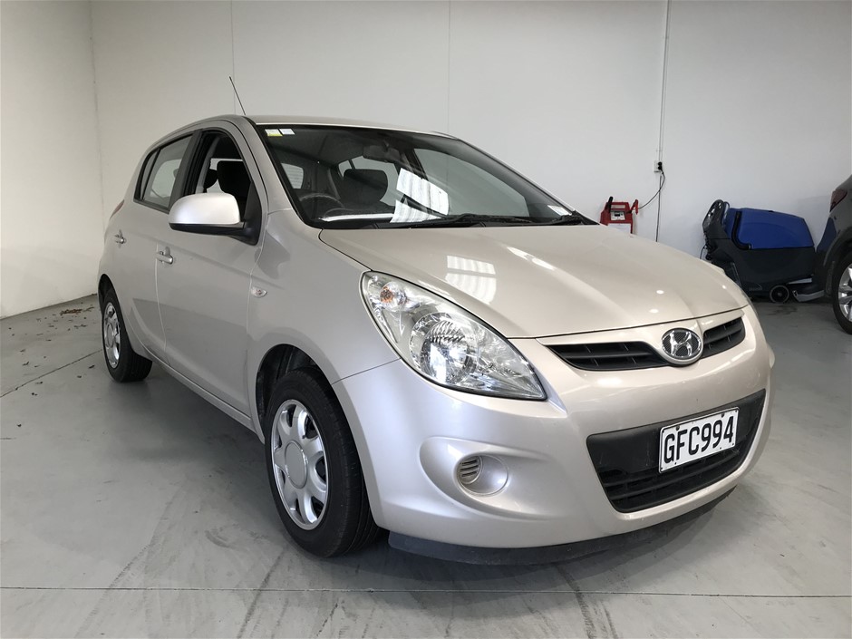 Vial full of Gold Leaf/Flake