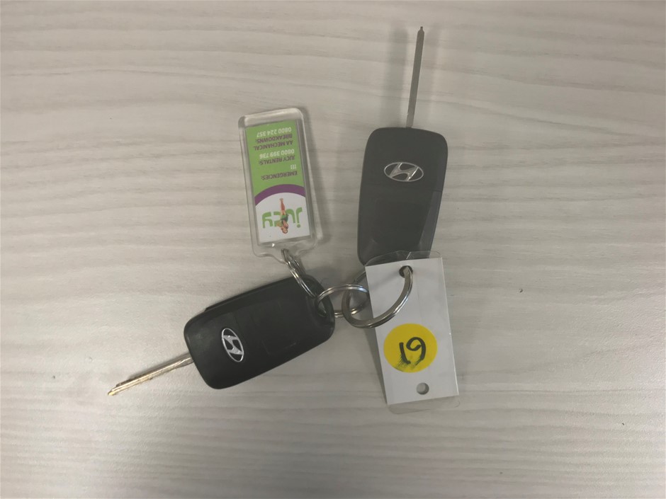 Vintage Enameled Easter Egg Diamante Jewelry Organizer Trinket Box Décor