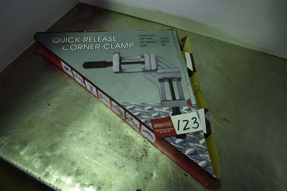 Jules Roy Chardonnay 2023 (6x 750mL), France.