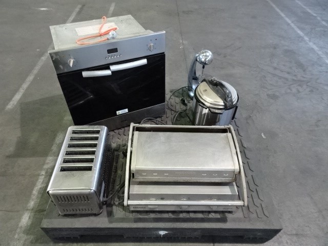 Howlin Gale Wines Category 5 Cabernet Sauvignon 2017 (6x 750mL) SA