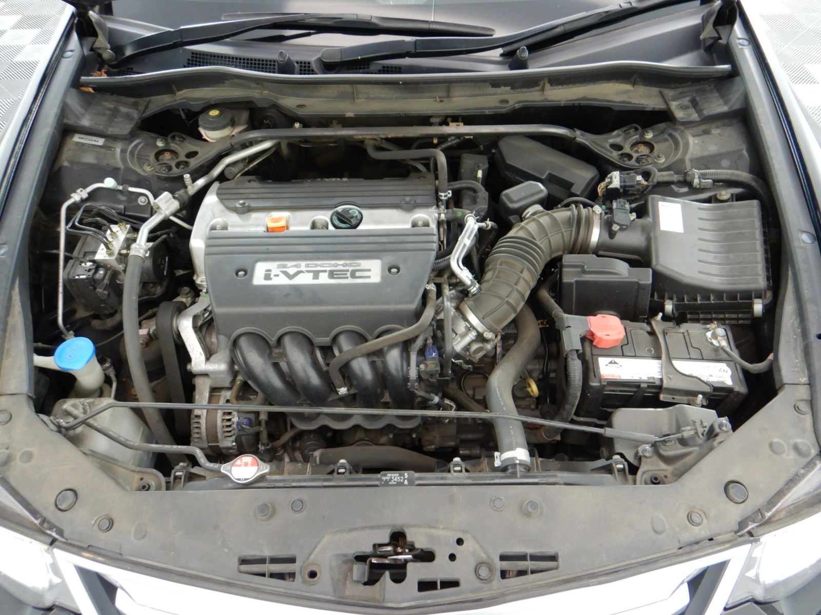 Pierre Delize Blanc De Blancs Brut NV (6x 750mL), France.