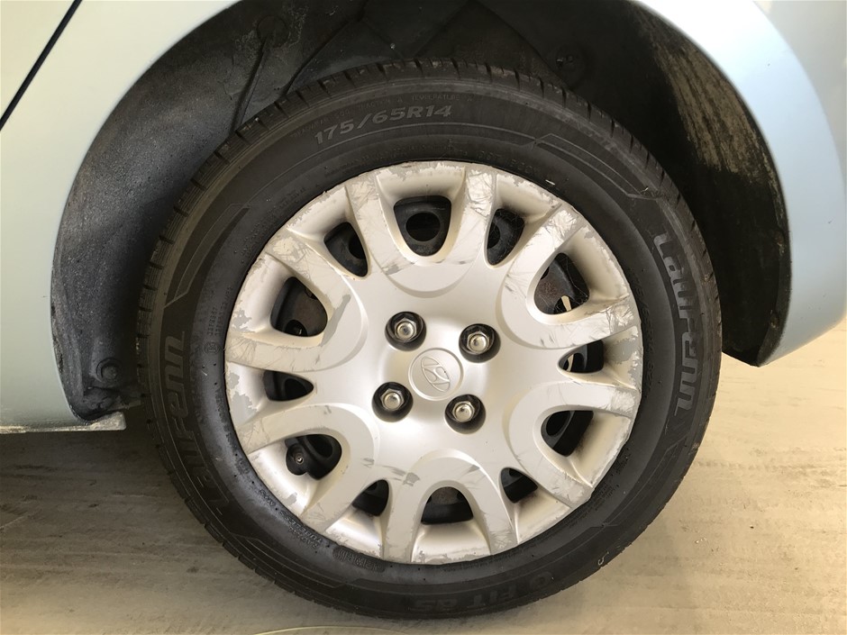 Honeywell 1900 Xenon Barcode Scanners with Desktop Stands (Lot of 3)