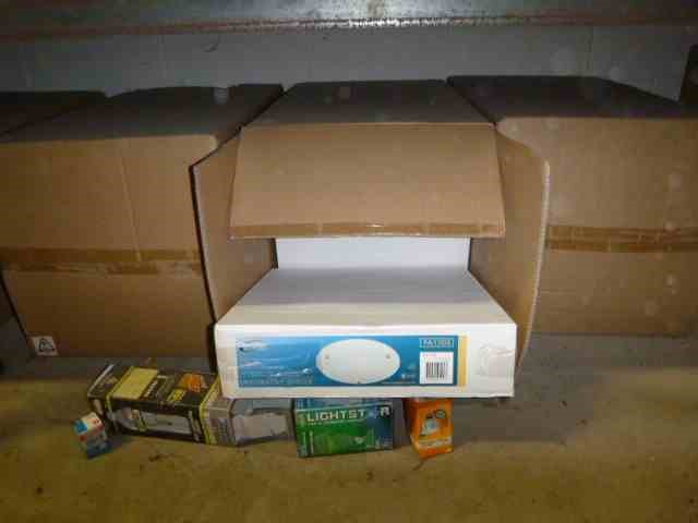 18ct Gold Plated 6mm Stud Earrings Featuring 2 Crystals by Swarovski®