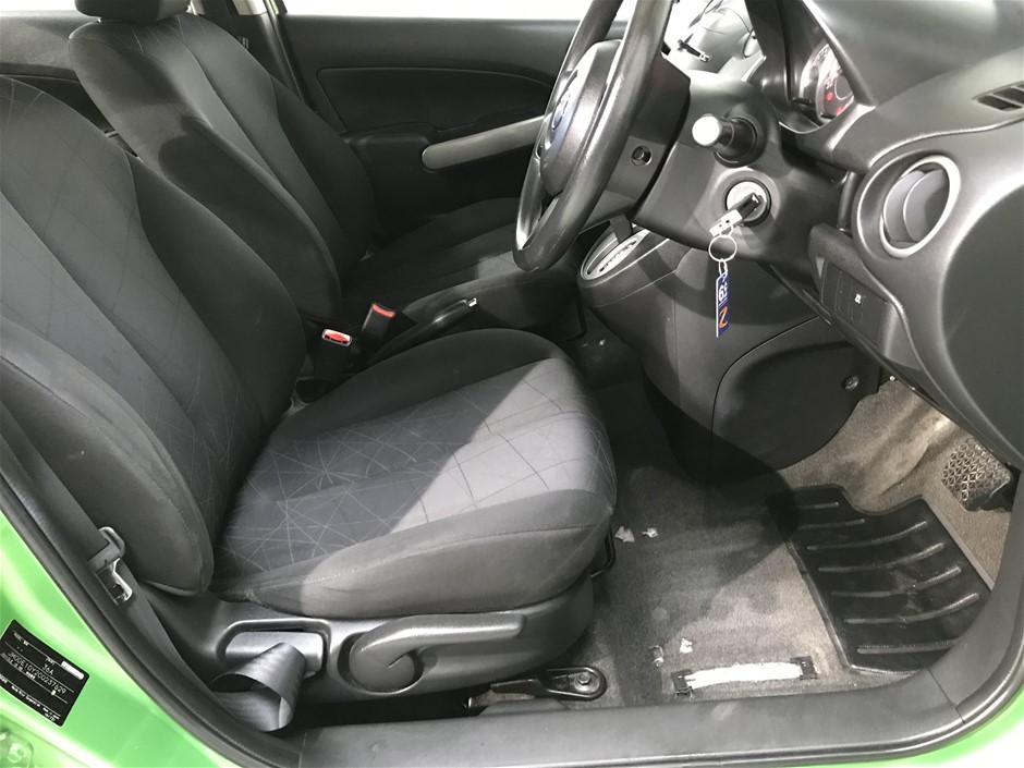 SABRENT 2-Port USB Type-C KVM Switch with 60 Watt Power Delivery Option (US