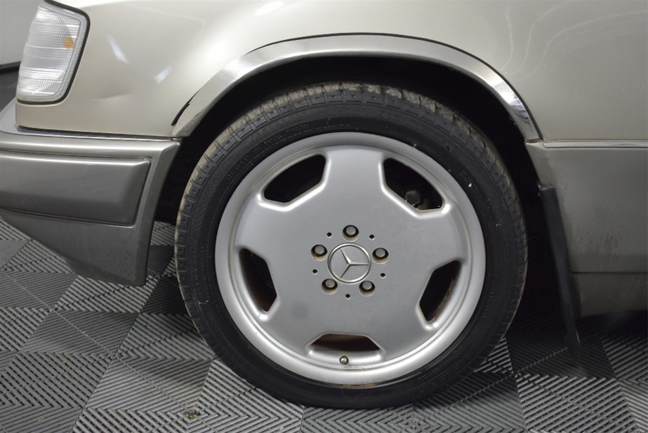 Microscope slide boxes