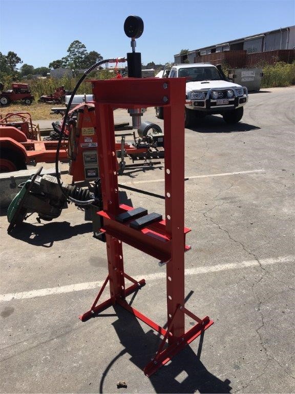 De Bortoli `The Accomplice` Chardonnay (12x 750mL), NSW.