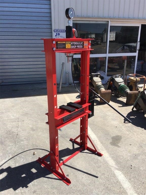 De Bortoli `The Accomplice` Shiraz (12x 750mL) Riverina